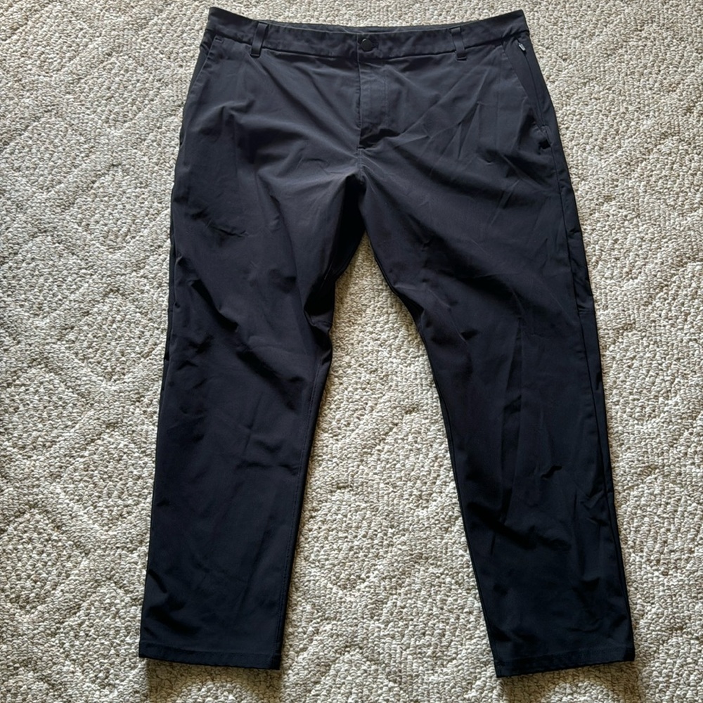 Lululemon men’s black pants